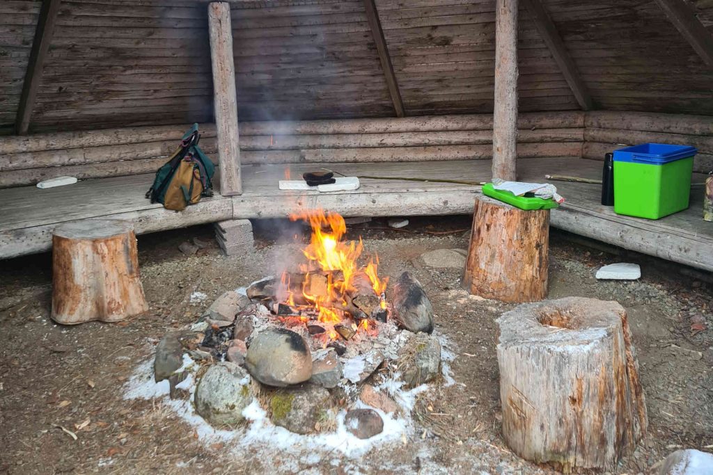 Kalliopurontien laavu