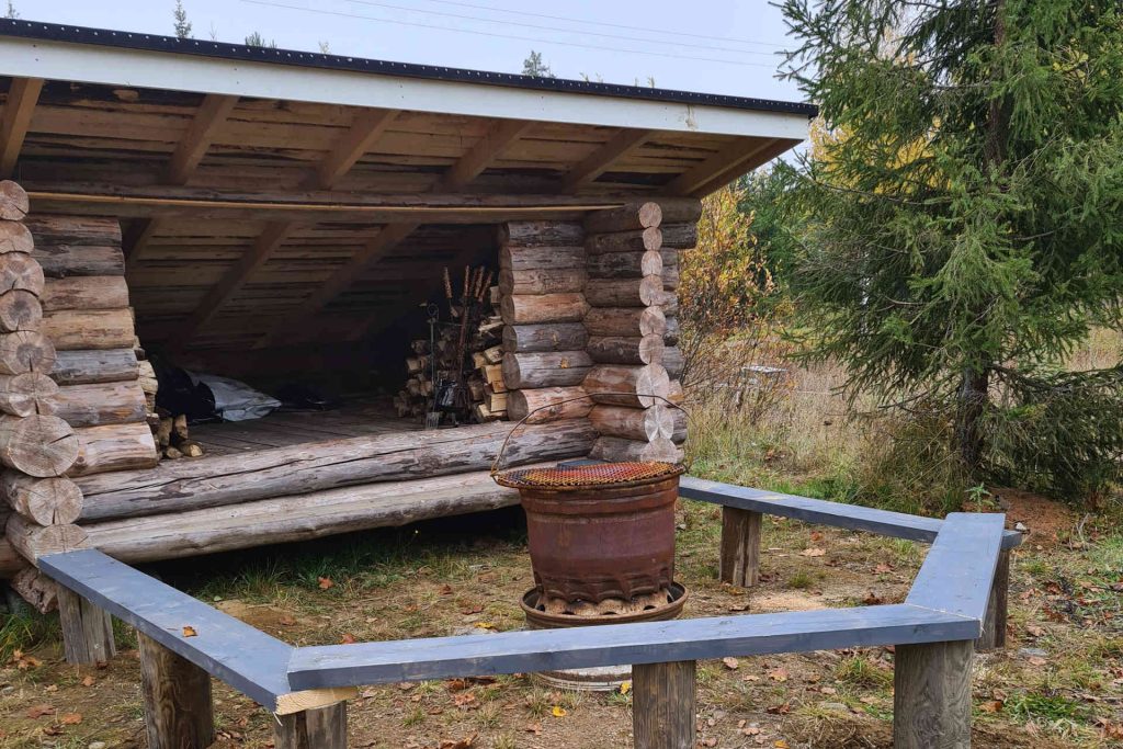 Kalliopurontien laavu