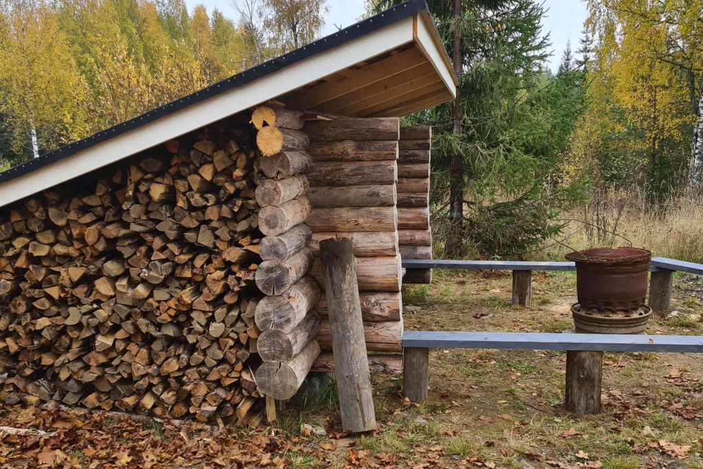 Kalliopurontien laavu