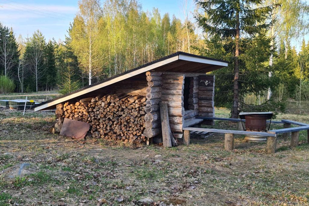 Kalliopurontien laavu