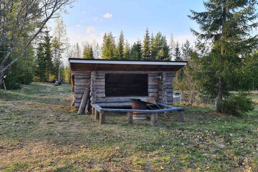 Kalliopurontien laavu